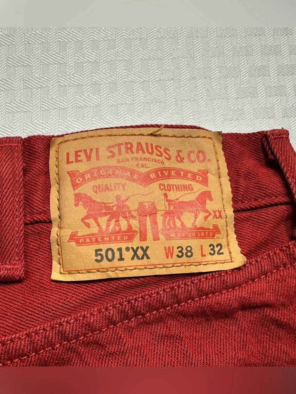 Vtg Levis 501XX Jeans Mens 38x32 (FITS 36x30) Red Denim Button Fly Mexico Y2K